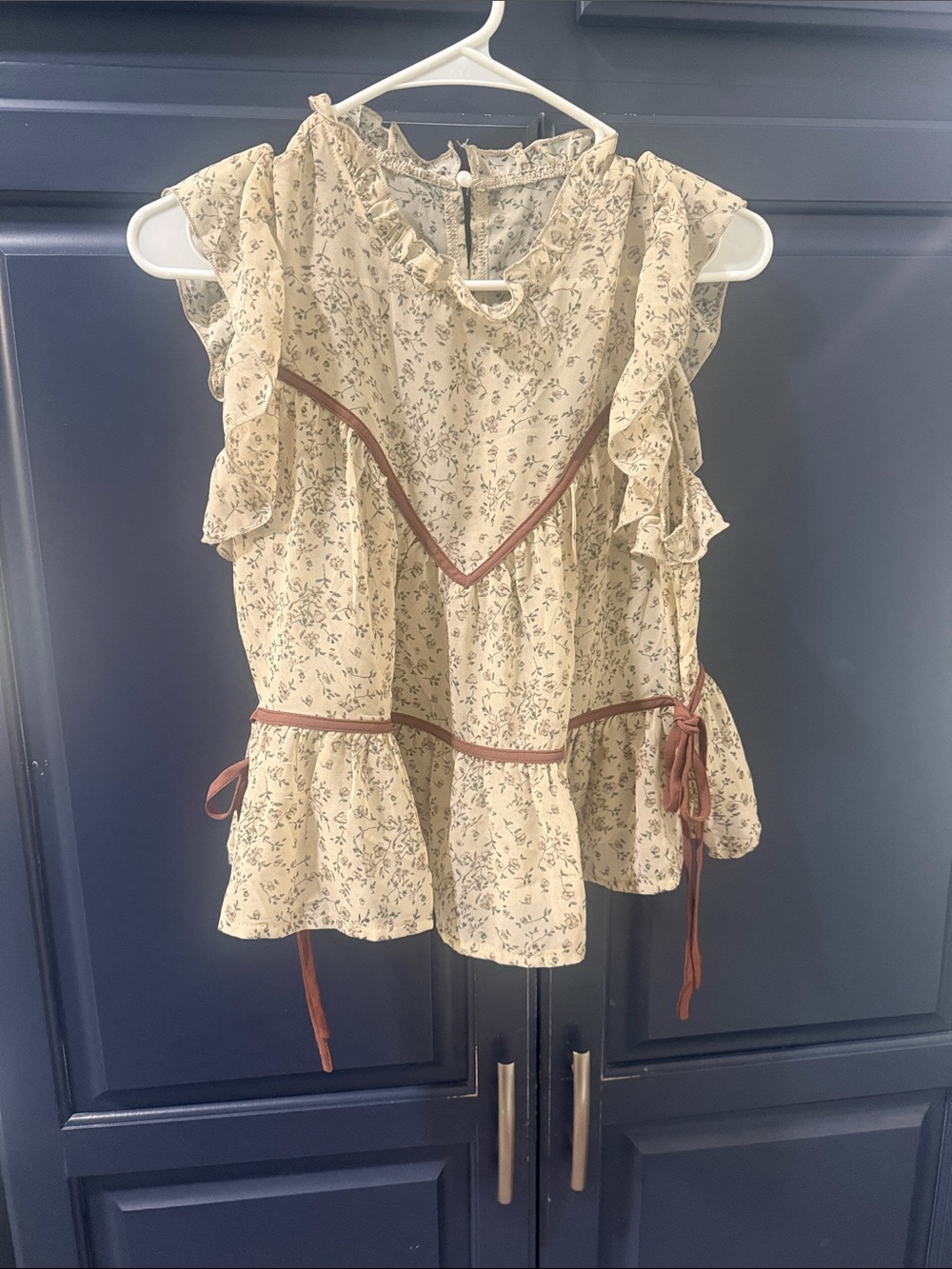 NWOT sheer Floral top with side ties *Small